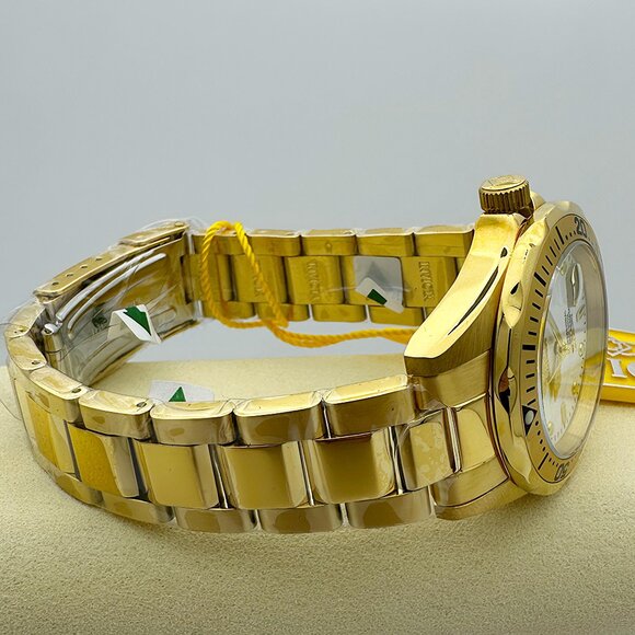 NEW Invicta Men's Pro Diver Quartz Watch with White Dial Yellow Gold Bracelet - Picture 3 of 9